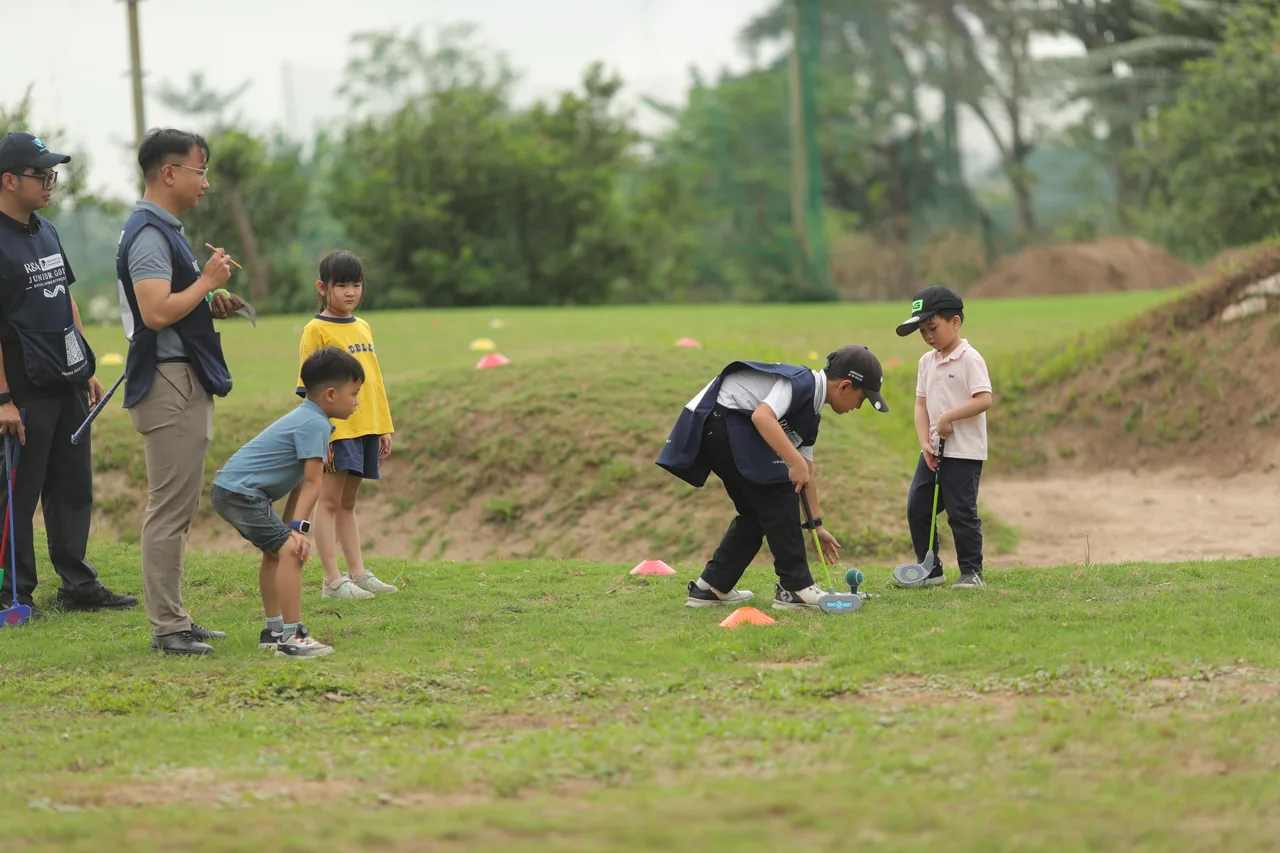 Golf là một bài tập thể dục vô cùng hiệu quả cho trẻ em - Golf phù hợp với nhiều thể trạng trẻ em